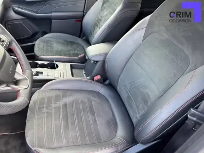 Photo 33 Ford Kuga  2.5 Duratec 190 ch FlexiFuel FHEV E85 Powershift