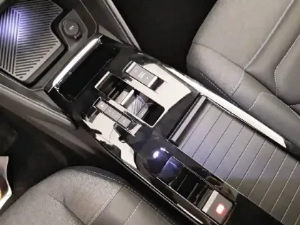 Photo 13 Citroën C4  PureTech 130 S&S EAT8