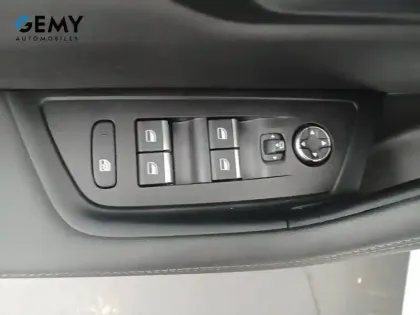 Photo 12 Peugeot 508  SW Hybrid 225 e-EAT8