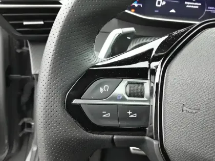 Photo 70 Peugeot 208  Hybrid 145 e-DCS6