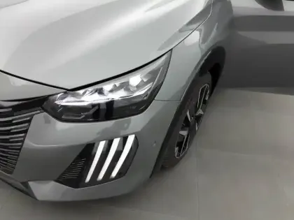 Photo 40 Peugeot 208  Hybrid 145 e-DCS6