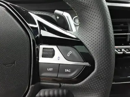 Photo 71 Peugeot 208  Hybrid 145 e-DCS6