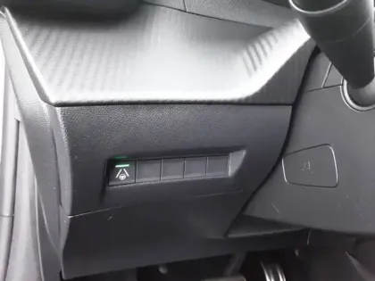 Photo 73 Peugeot 208  Hybrid 145 e-DCS6
