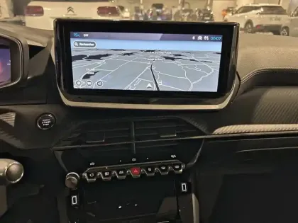 Photo 17 Peugeot 208  Hybrid 145 e-DCS6