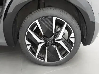 Photo 37 Peugeot 208  Hybrid 145 e-DCS6