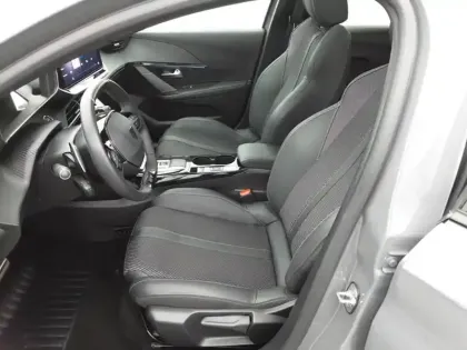 Photo 62 Peugeot 208  Hybrid 145 e-DCS6