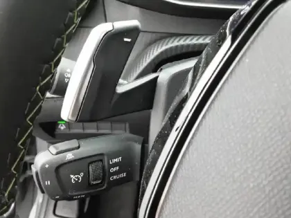 Photo 72 Peugeot 208  Hybrid 145 e-DCS6