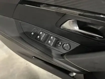 Photo 22 Peugeot 208  Hybrid 145 e-DCS6