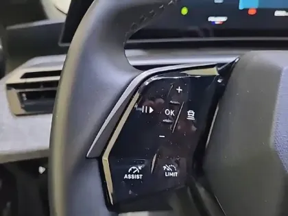 Photo 28 Peugeot 5008  Hybrid 136 e-DCS6