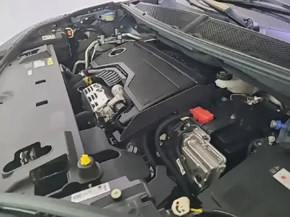 Photo 47 Peugeot 5008  Hybrid 136 e-DCS6