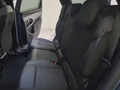 Photo 44 Peugeot 5008  Hybrid 136 e-DCS6