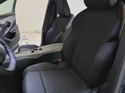 Photo 10 Peugeot 5008  Hybrid 136 e-DCS6