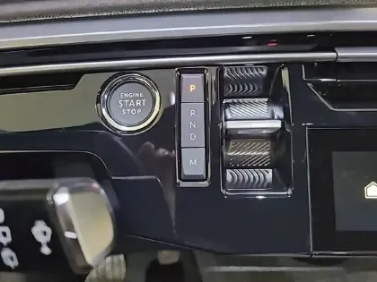 Photo 46 Peugeot 5008  Hybrid 136 e-DCS6