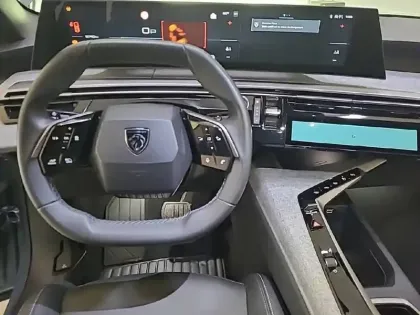 Photo 40 Peugeot 5008  Hybrid 136 e-DCS6