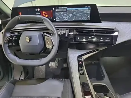 Photo 7 Peugeot 5008  Hybrid 136 e-DCS6