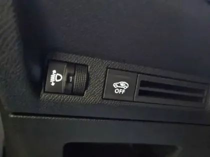 Photo 30 Peugeot 5008  Hybrid 136 e-DCS6