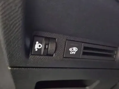 Photo 63 Peugeot 5008  Hybrid 136 e-DCS6