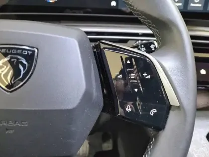 Photo 29 Peugeot 5008  Hybrid 136 e-DCS6