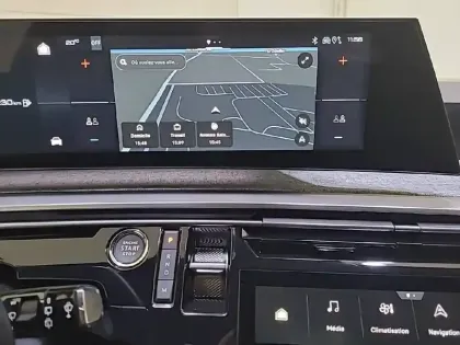 Photo 51 Peugeot 5008  Hybrid 136 e-DCS6