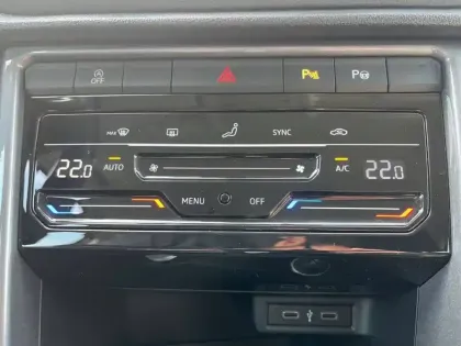 Photo 49 Volkswagen T-roc  1.5 TSI EVO 150 Start/Stop DSG7