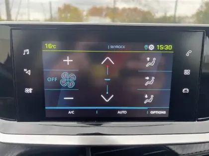 Photo 13 Peugeot 208  Electrique 50 kWh 136ch