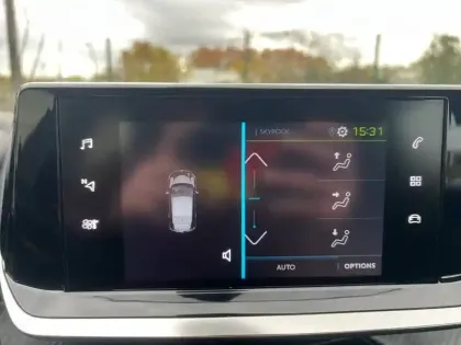 Photo 14 Peugeot 208  Electrique 50 kWh 136ch