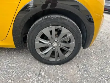 Photo 10 Peugeot 208  Electrique 50 kWh 136ch