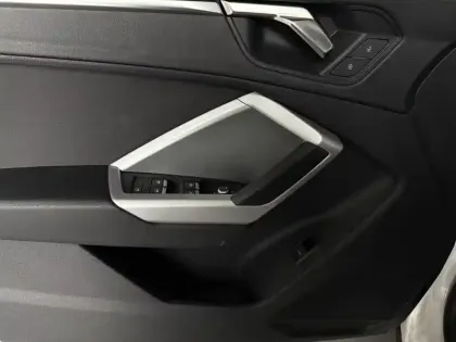 Photo 15 Audi Q3  35 TFSI 150 ch S tronic 7