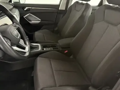 Photo 11 Audi Q3  35 TFSI 150 ch S tronic 7