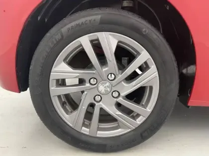 Photo 18 Peugeot 208  PureTech 100 S&S BVM6