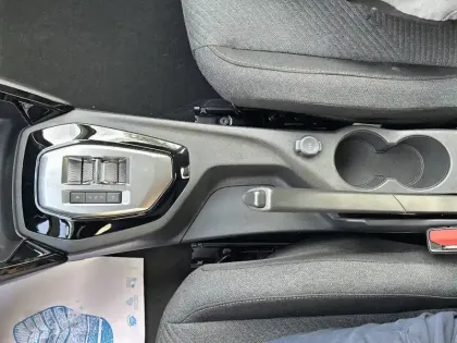 Photo 13 Peugeot 208  Hybrid 110 e-DCS6