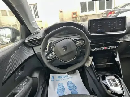 Photo 8 Peugeot 208  Hybrid 110 e-DCS6