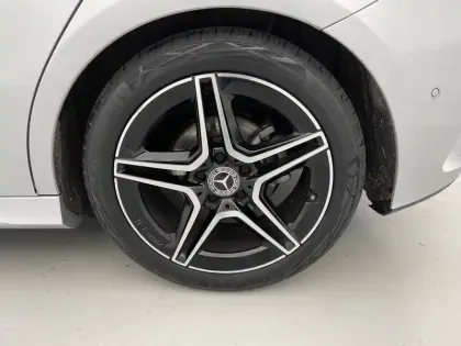 Photo 16 Mercedes Classe A  200 d 8G-DCT