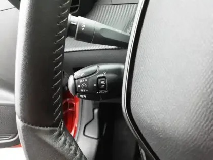 Photo 52 Peugeot 208  BlueHDi 100 S&S BVM6