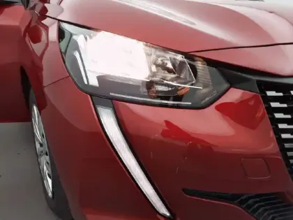 Photo 47 Peugeot 208  BlueHDi 100 S&S BVM6