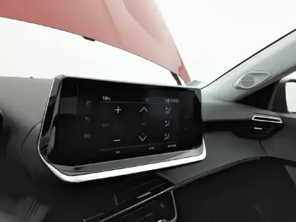 Photo 20 Peugeot 2008  PureTech 100 S&S BVM6