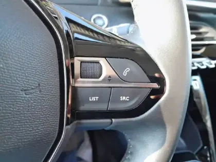 Photo 15 Peugeot 208  Electrique 50 kWh 136ch