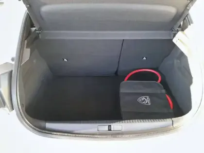 Photo 5 Peugeot 208  Electrique 50 kWh 136ch
