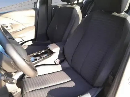 Photo 8 Peugeot 208  Electrique 50 kWh 136ch