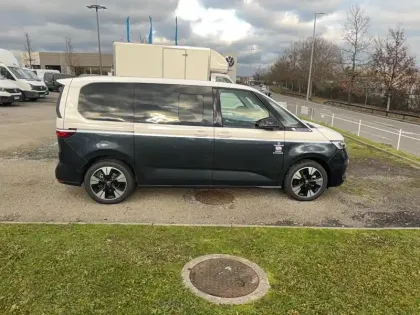Photo 5 Volkswagen Multivan  Court 1.5 eHybrid 245 4Motion DSG6