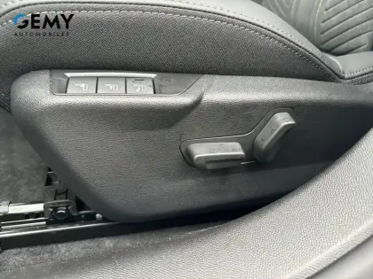 Photo 43 Peugeot 208  Electrique 54 kWh 156ch