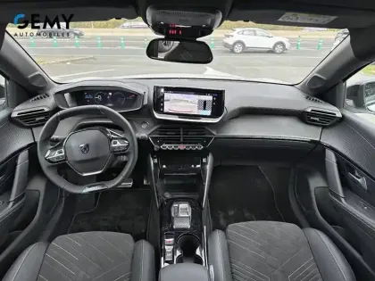 Photo 39 Peugeot 208  Electrique 54 kWh 156ch