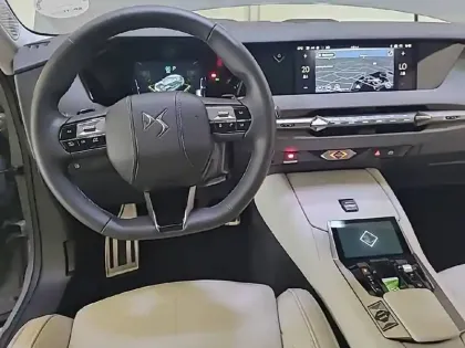 Photo 7 DS DS 4  Hybride E-Tense 225 EAT8