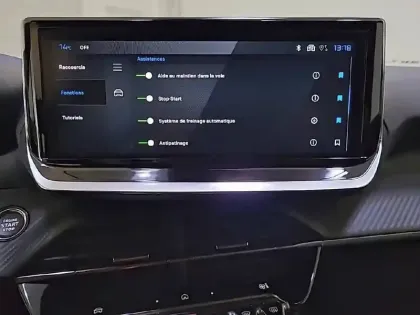 Photo 53 Peugeot 2008  Hybrid 136 e-DCS6