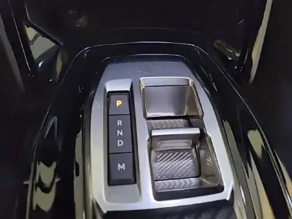 Photo 45 Peugeot 2008  Hybrid 136 e-DCS6