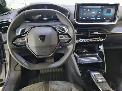 Photo 39 Peugeot 2008  Hybrid 136 e-DCS6