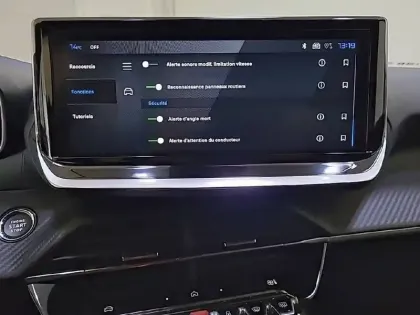 Photo 55 Peugeot 2008  Hybrid 136 e-DCS6