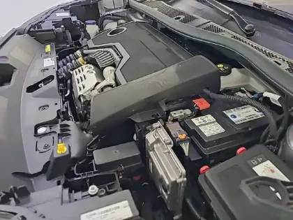 Photo 46 Peugeot 2008  Hybrid 136 e-DCS6