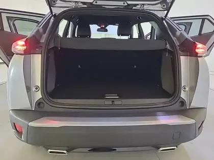 Photo 37 Peugeot 2008  Hybrid 136 e-DCS6