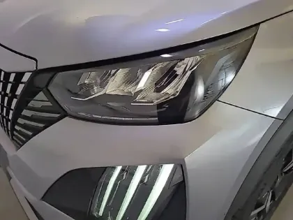 Photo 47 Peugeot 2008  Hybrid 136 e-DCS6